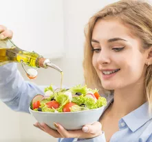 Aliments Utiles Et Nocifs Isolés Sur Blanc